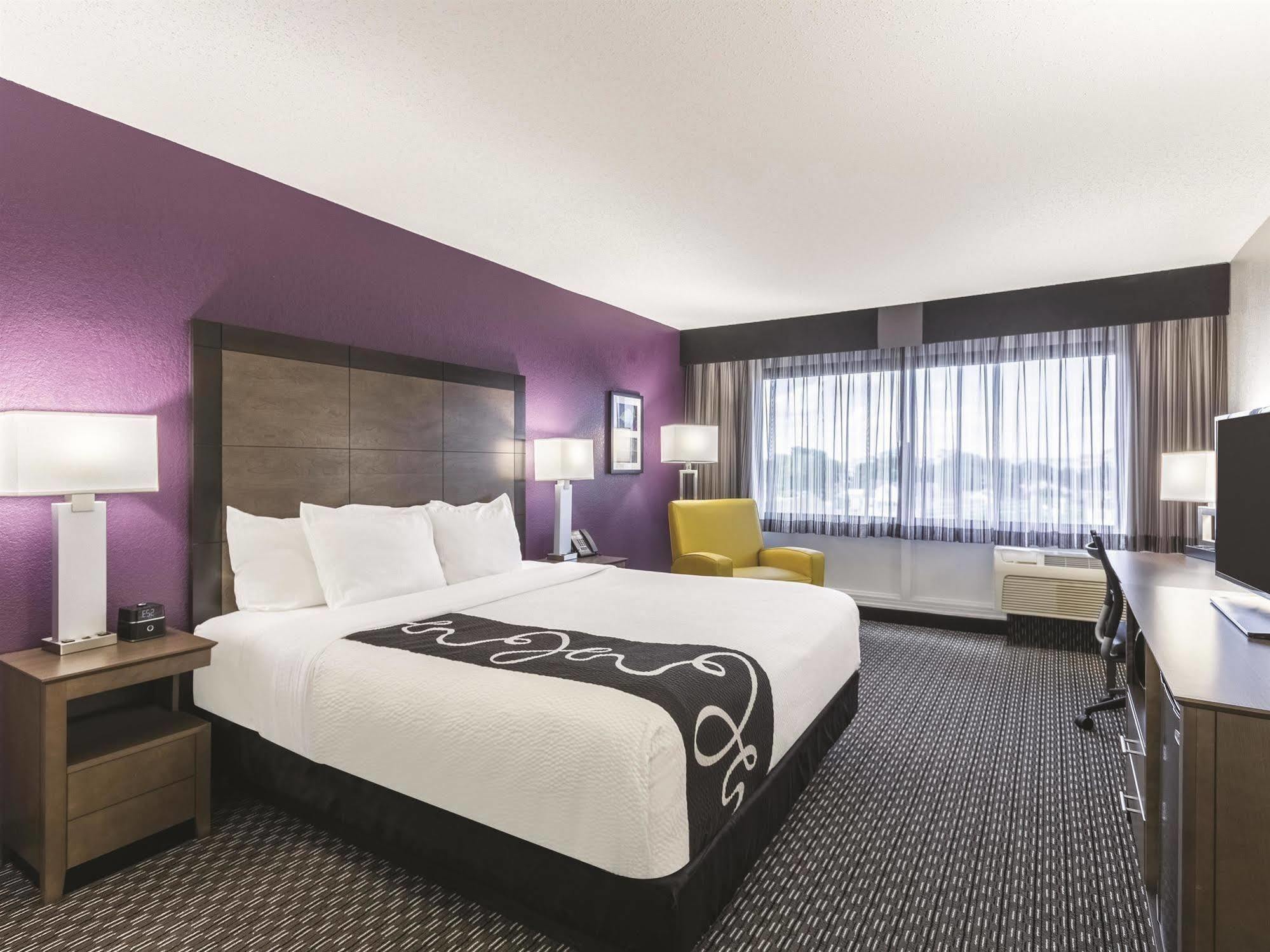 La Quinta By Wyndham Virginia Beach Exterior photo